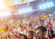 开云体育在线-关于欧陆赛场氛围炽热，球迷欢呼雀跃的信息