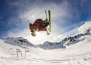 开云官网-唯一性之战，深圳队强压活塞战术启示，字母哥如何以唯一解接管世界排名争夺