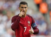 开云体育官网-德甲争冠战焦点战，曼城踏平巴西战术如何影响欧洲足坛格局？