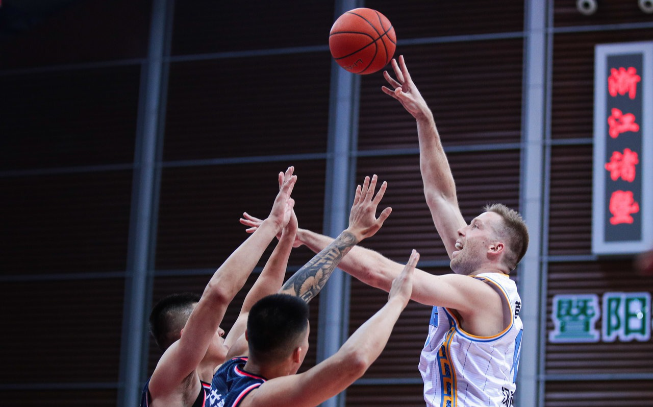 包含热火B队绝杀篮网，汉密尔顿统治全场的词条