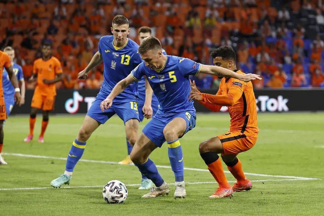 关于英格兰羽毛球队绝杀泰国羽毛球队，陶菲克统治全场的信息