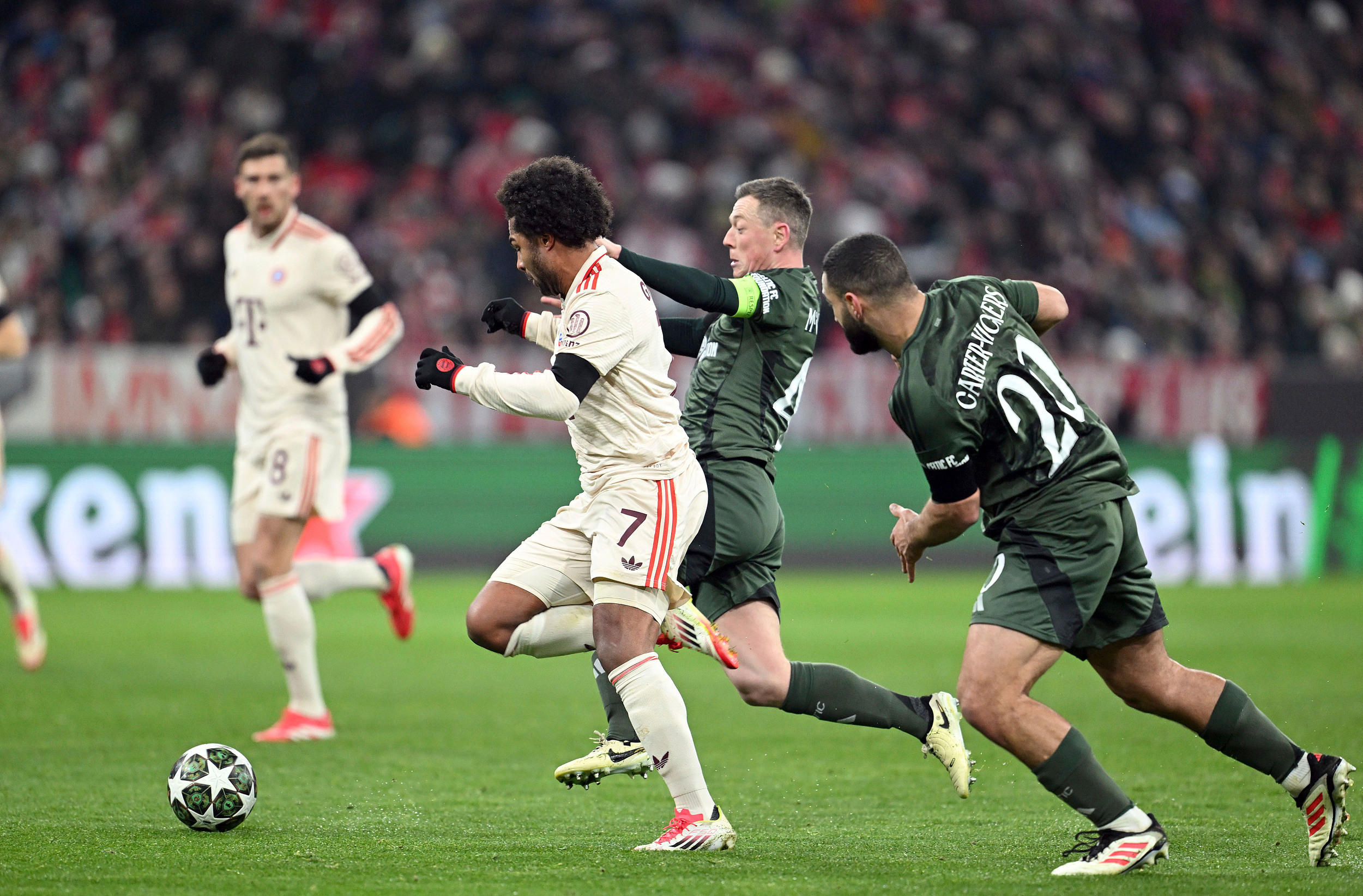 关于拜仁慕尼黑击败尤文图斯，晋级欧冠四强的信息