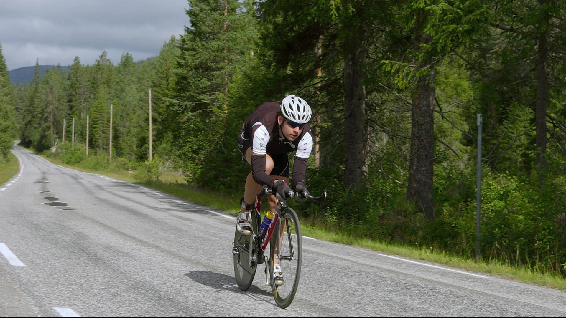 数据全面爆炸!詹姆斯狂砍40+三双,吉林队末节翻盘雄鹿